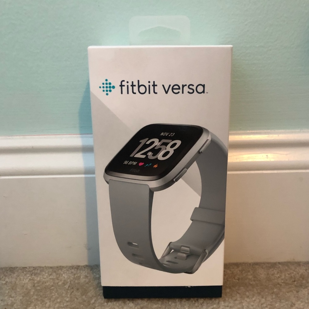 Fitbit Versa - image 2